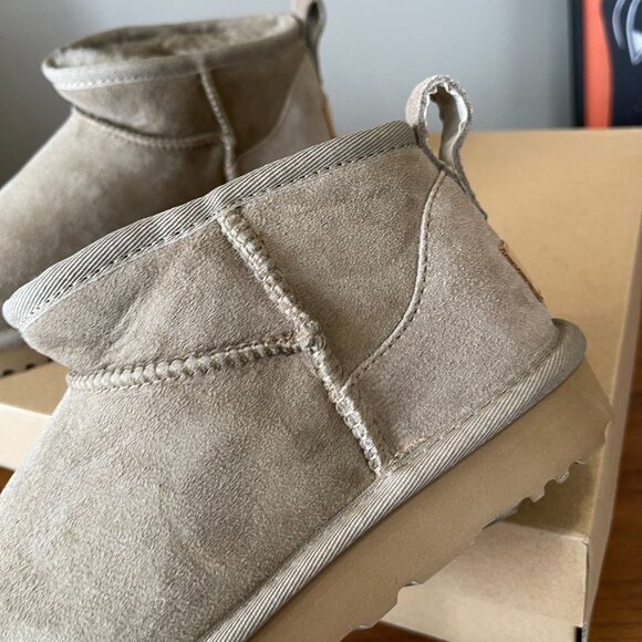 UGG Classic Ultra Mini Boots - Picture 6 of 9